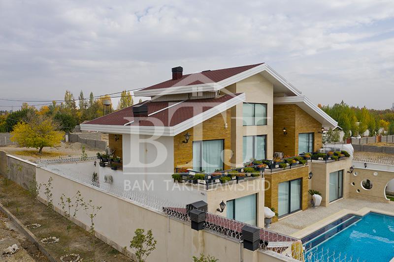 DJI_0478 به کارگیری شینگل زنبوری قرمز ترک در سقف ویلا 2شیب
